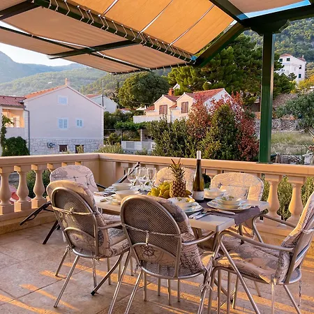 Old Town Experience * Bol